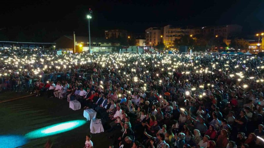 39. Aşık Seyrani Kültür Ve Sanat Festivali’nde Zara Rüzgarı