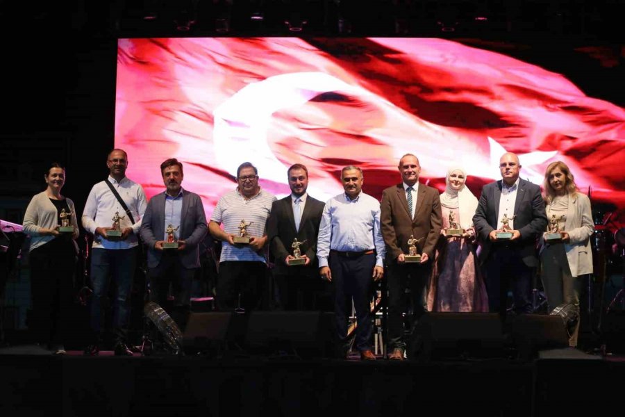 39. Aşık Seyrani Kültür Ve Sanat Festivali’nde Zara Rüzgarı