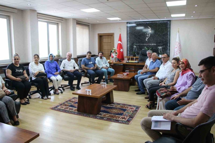 Öğretmenlerin Talepleri ’açık Kapı’ İle Çözülüyor