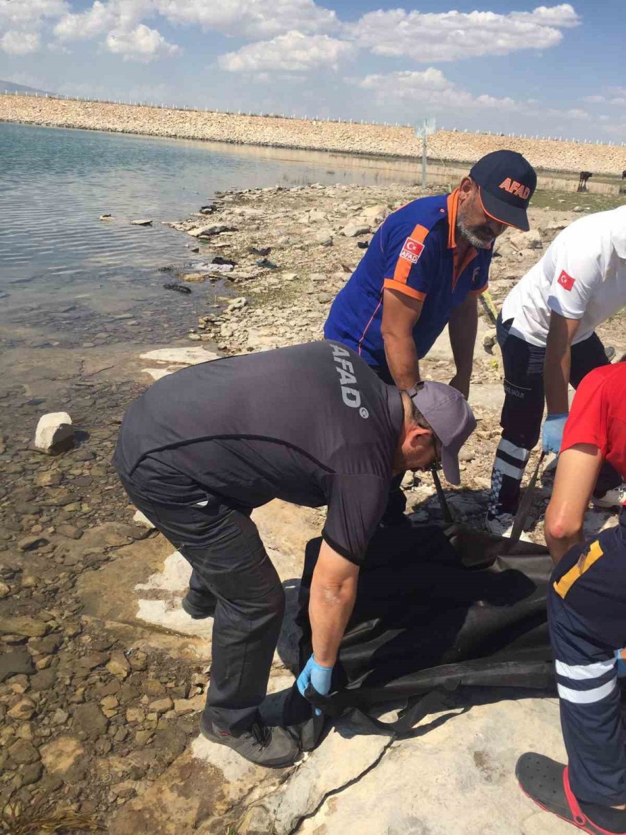 Serinlemek İçin Girdikleri Baraj Gölünde Boğuldular: 1 Ölü, 1 Yaralı