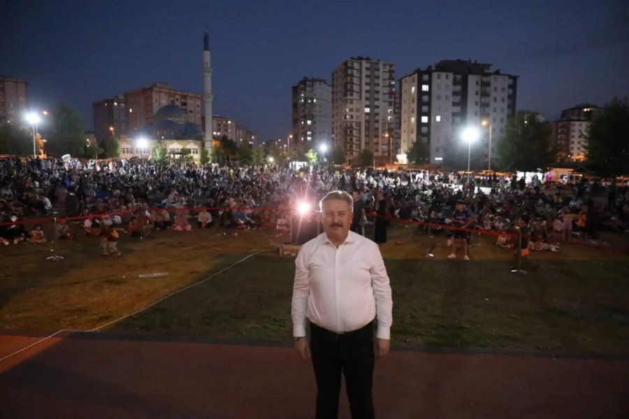 Toki’de Açık Hava Sineması Yoğun İlgi Gördü