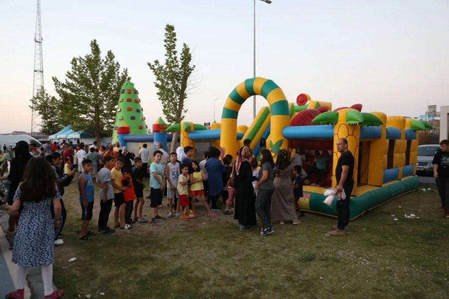 Toki’de Açık Hava Sineması Yoğun İlgi Gördü