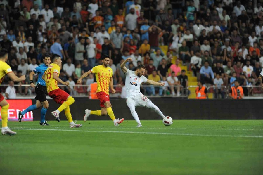 Trendyol Süper Lig: Kayserispor: 0 - Galatasaray: 0 (maç Devam Ediyor)