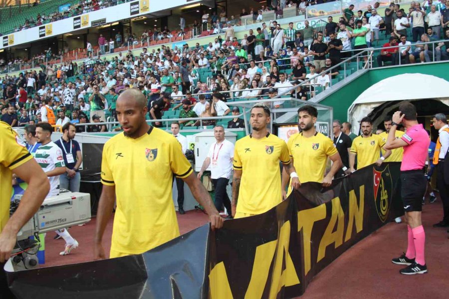 Trendyol Süper Lig: Konyaspor: 0 - İstanbulspor: 1 (ilk Yarı)