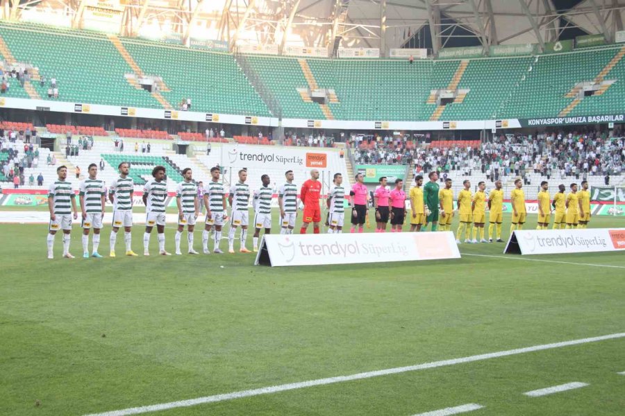Trendyol Süper Lig: Konyaspor: 0 - İstanbulspor: 1 (ilk Yarı)