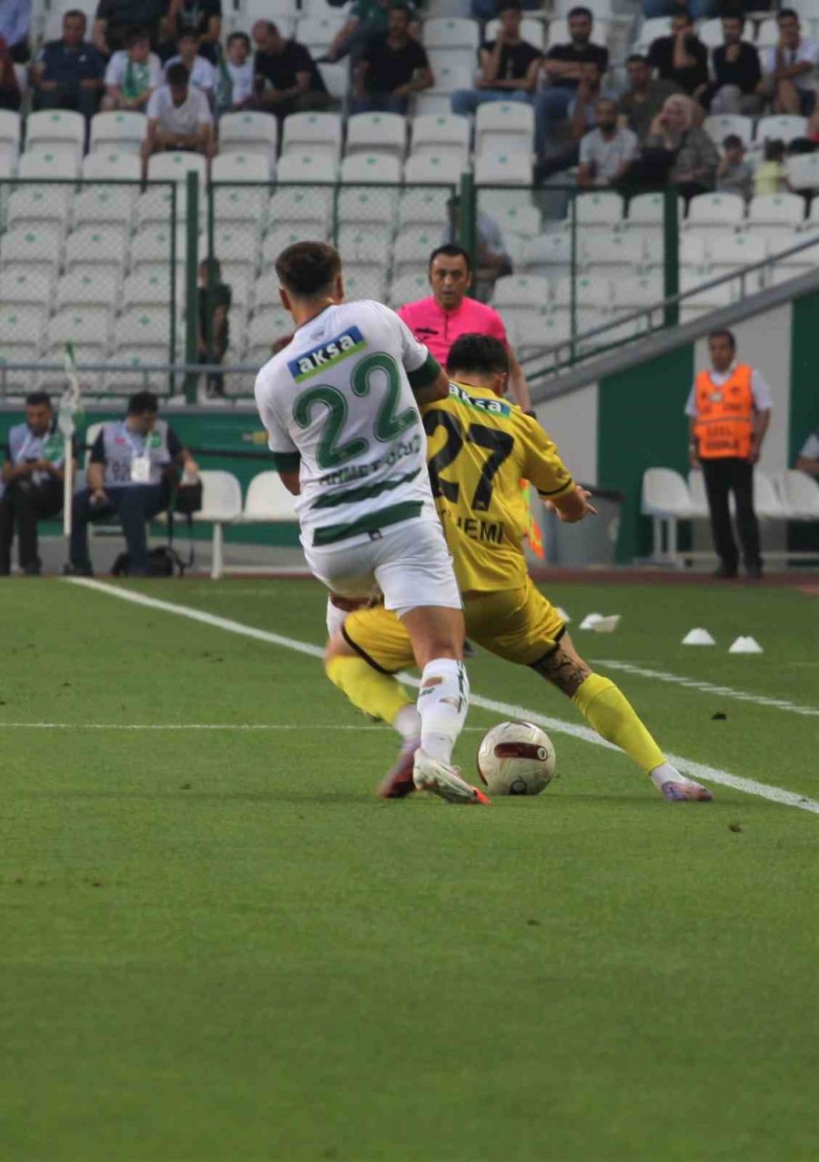 Trendyol Süper Lig: Konyaspor: 0 - İstanbulspor: 1 (ilk Yarı)