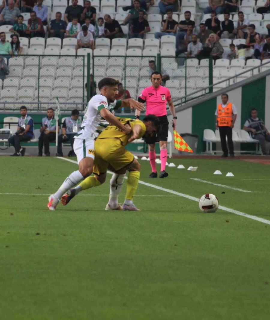 Trendyol Süper Lig: Konyaspor: 0 - İstanbulspor: 1 (ilk Yarı)