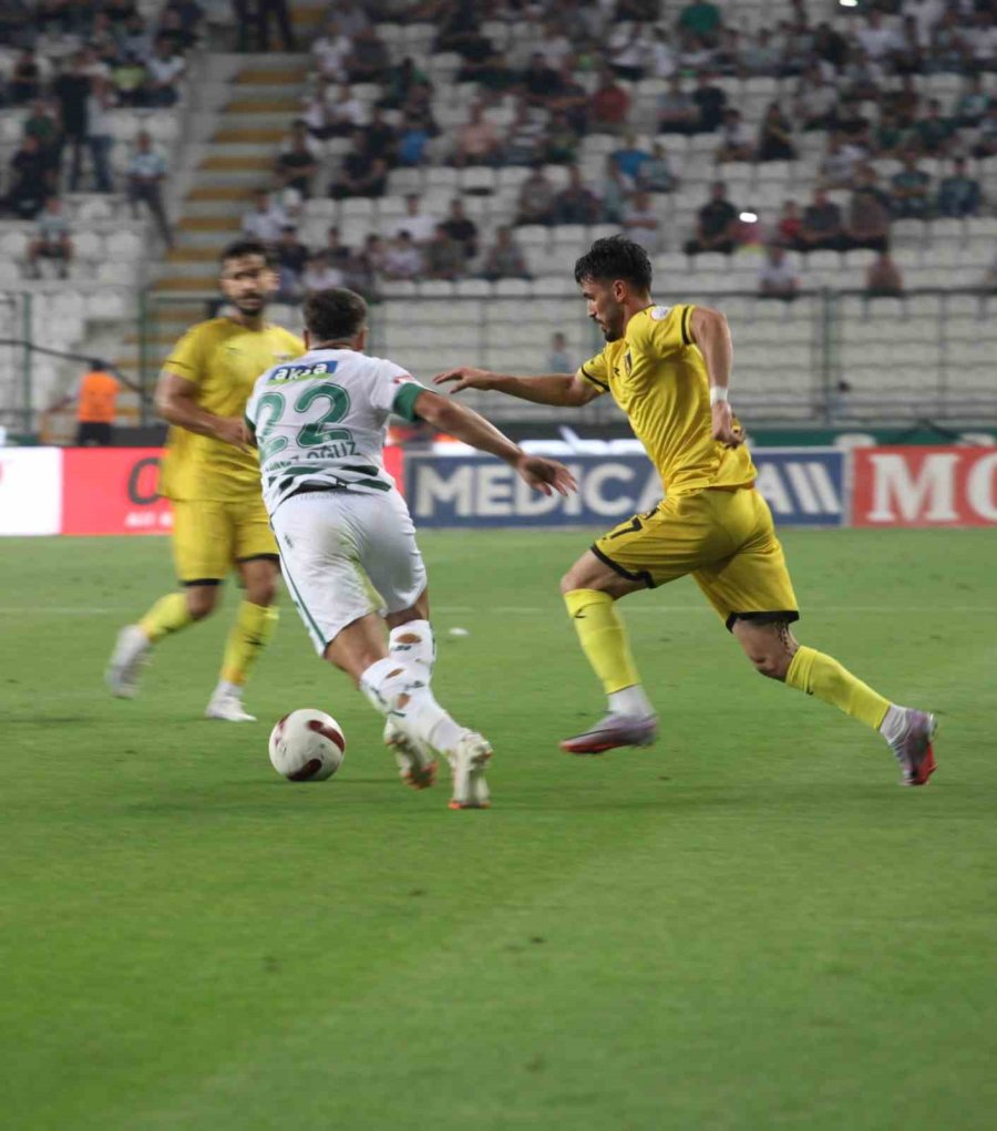Trendyol Süper Lig: Konyaspor: 0 - İstanbulspor: 1 (ilk Yarı)
