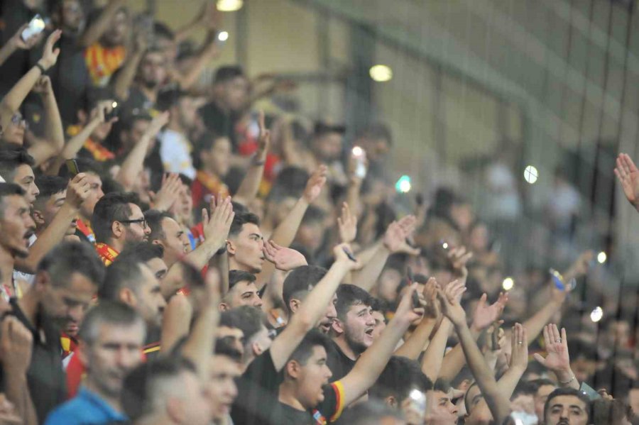 Trendyol Süper Lig: Kayserispor: 0 - Galatasaray: 0 (ilk Yarı)