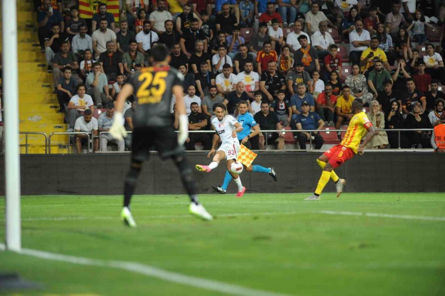 Trendyol Süper Lig: Kayserispor: 0 - Galatasaray: 0 (ilk Yarı)