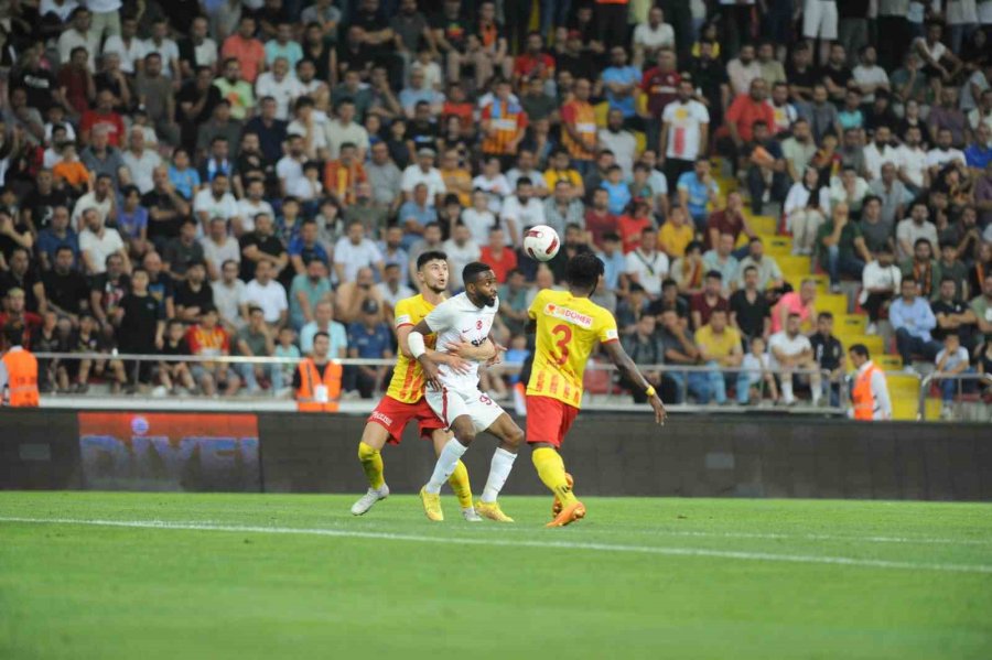 Trendyol Süper Lig: Kayserispor: 0 - Galatasaray: 0 (ilk Yarı)