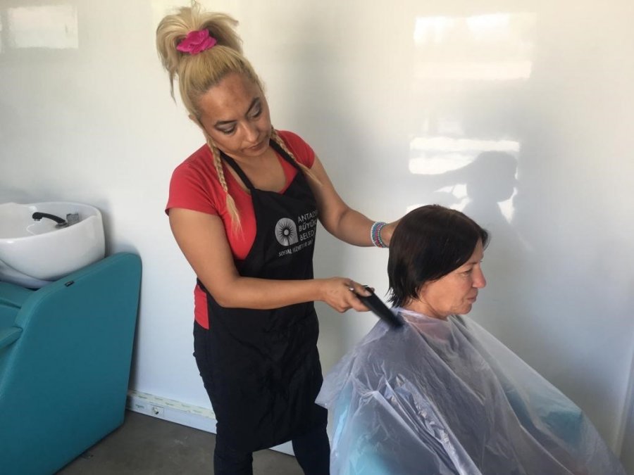 Büyükşehir Mobil Kuaför Tırı Yaylalarda