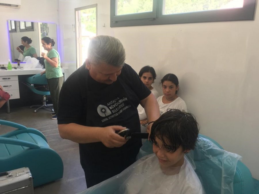 Büyükşehir Mobil Kuaför Tırı Yaylalarda