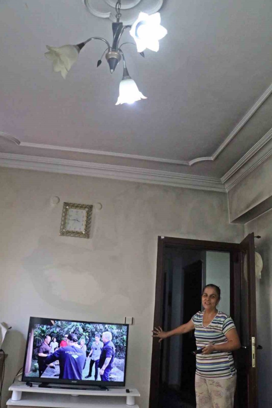 Elektrik Saati Sökülen Kadının 3 Günlük Karanlık Çilesi Mutluluğa Dönüştü