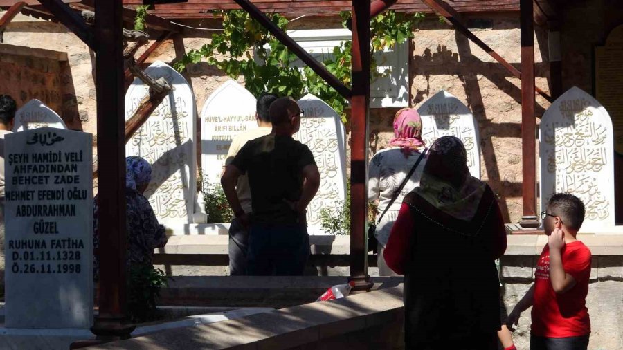 Dünyada 3 Tane, Biri Aksaray’da