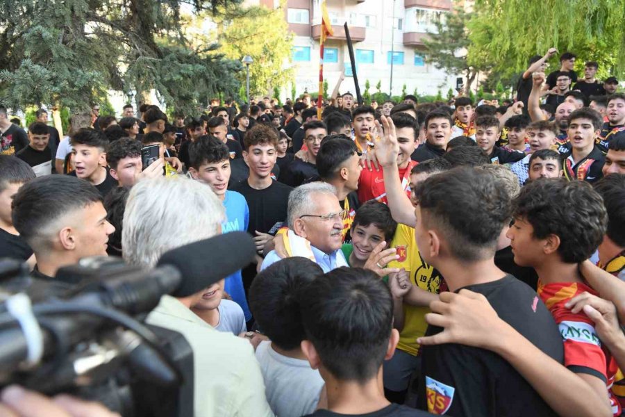 Başkan Büyükkılıç’tan Yeni Sezonda Kayserispor’a Tam Destek