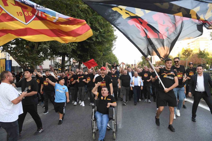 Başkan Büyükkılıç’tan Yeni Sezonda Kayserispor’a Tam Destek