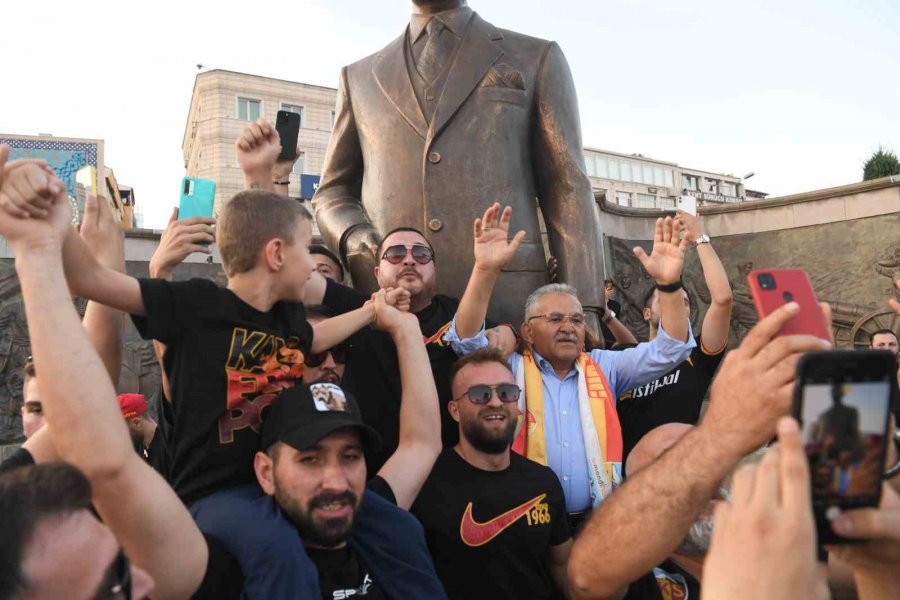 Başkan Büyükkılıç’tan Yeni Sezonda Kayserispor’a Tam Destek