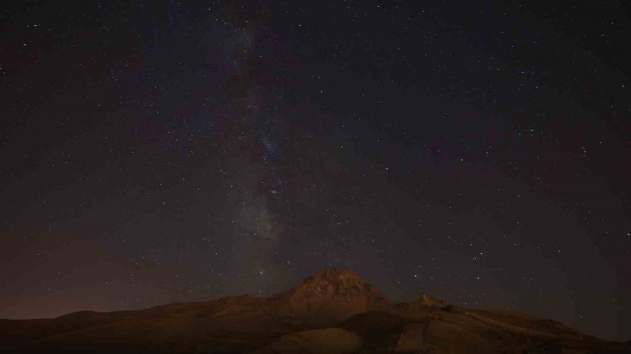 Meteor Yağmuru Erciyes’te Görsel Şölen Oluşturdu