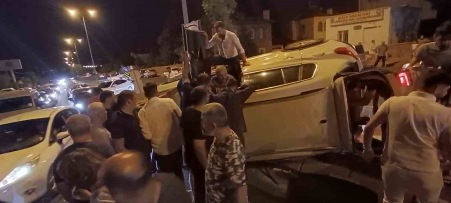 Meteor Yağmurunu İzlemeye Giderken Kaza Yaptılar: 5 Yaralı