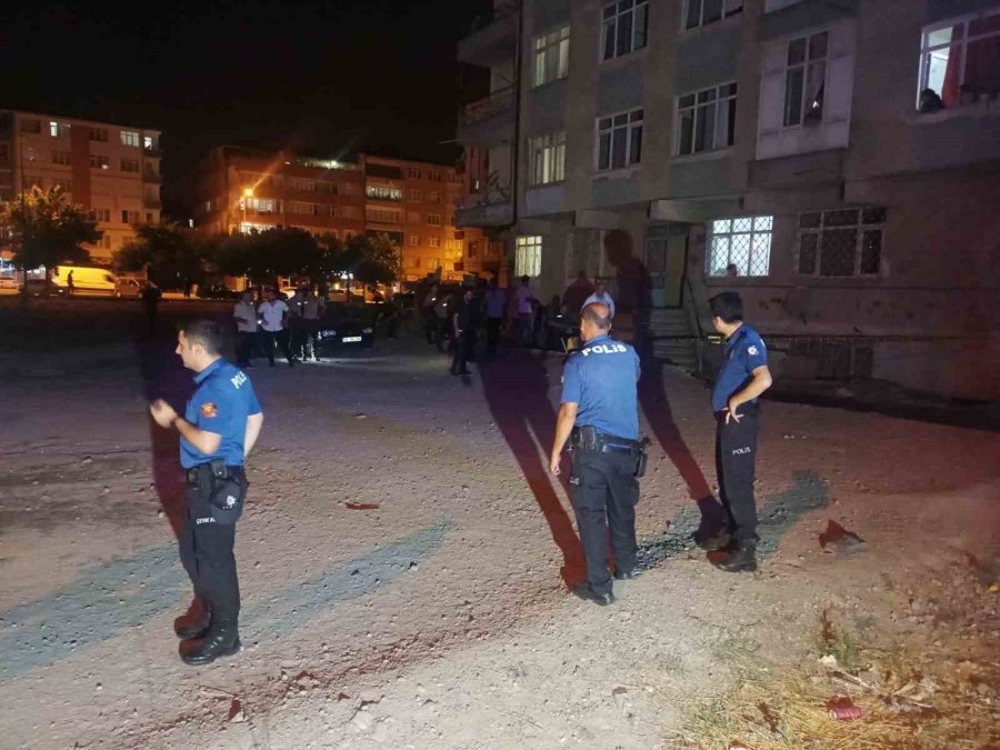 İki Grup Arasında Çıkan Kavgada Silahlar Konuştu: 3 Yaralı