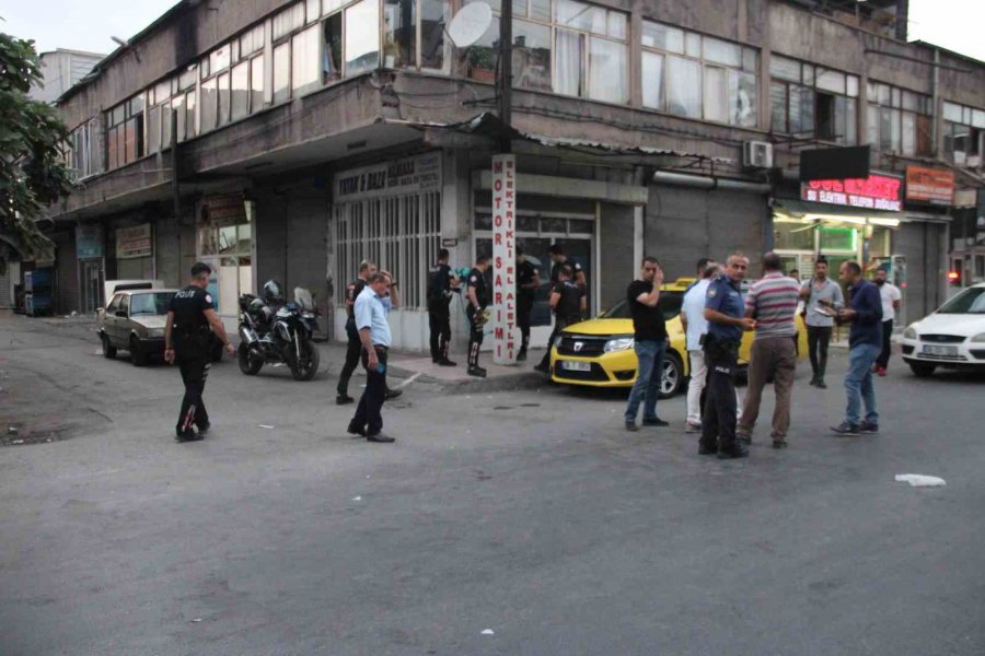 Kıraathaneye Makineli Tüfekle Saldırı: 1’i Polis 2 Yaralı