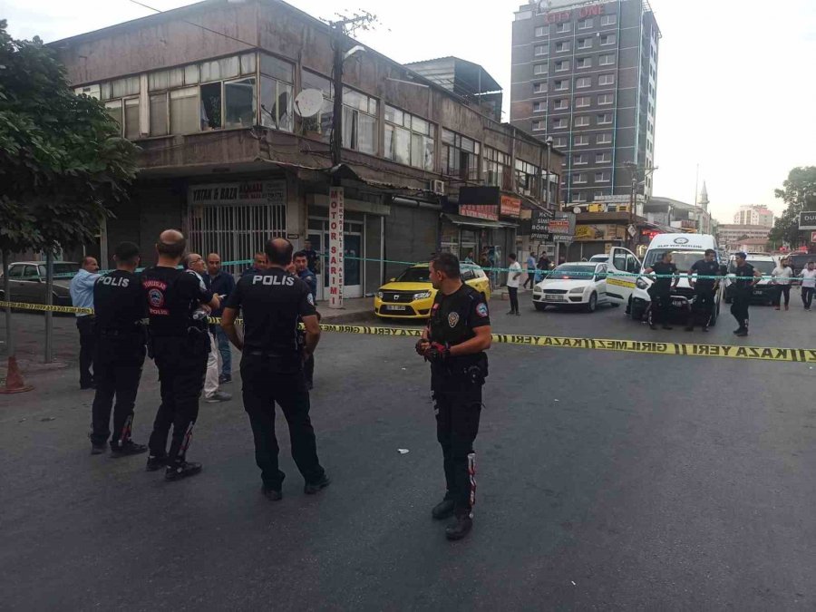 Kıraathaneye Makineli Tüfekle Saldırı: 1’i Polis 2 Yaralı