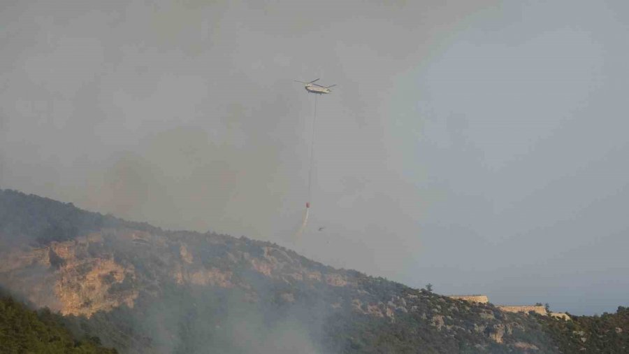 Mersin’de Dünyaca Ünlü Vadide Çıkan Orman Yangını Söndürüldü