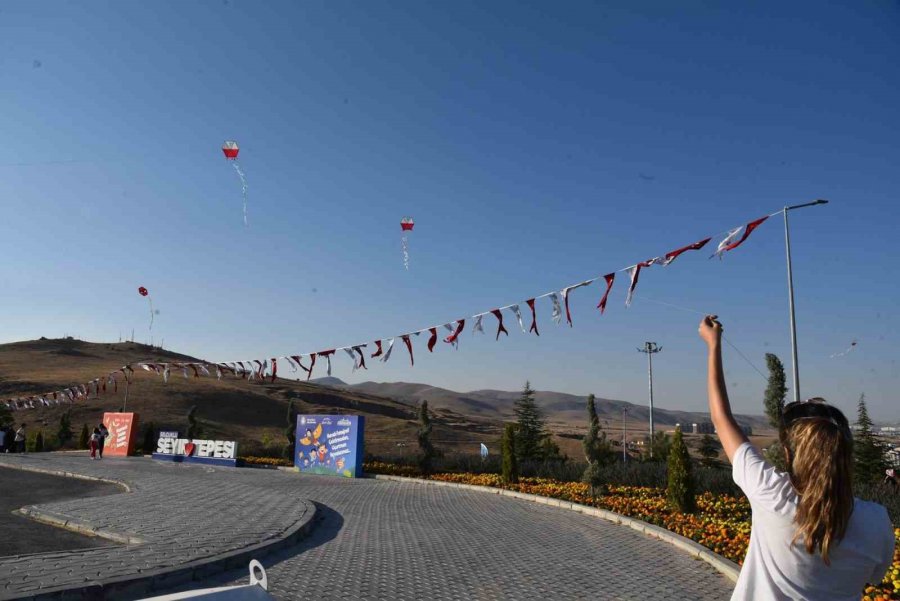 Sille Seyir Tepesi’nde “uçurtma Şenliği” Düzenledi