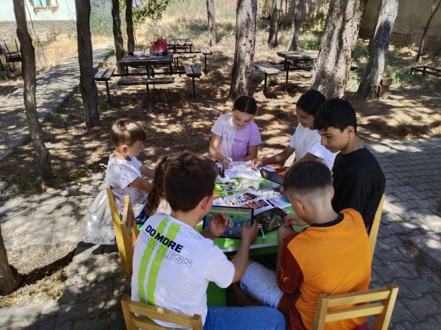 Çocuklar Gezici Kütüphane Aracını Çok Sevdi