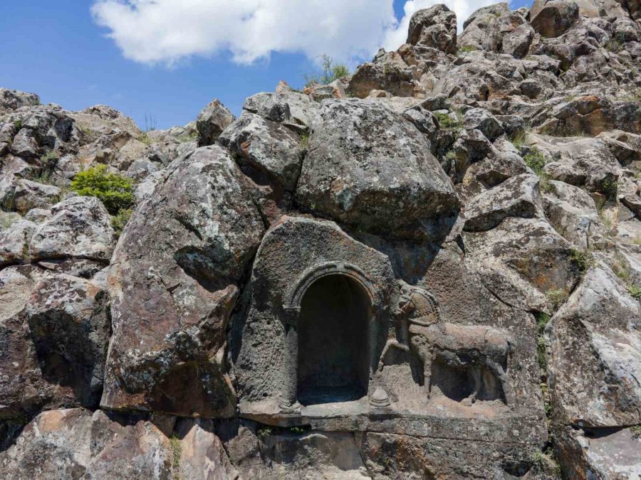 3 Bin 500 Yıldır Yerde Yatan Dünyanın En Büyük Anıtı Ayağa Kaldırılacağı Günü Bekliyor