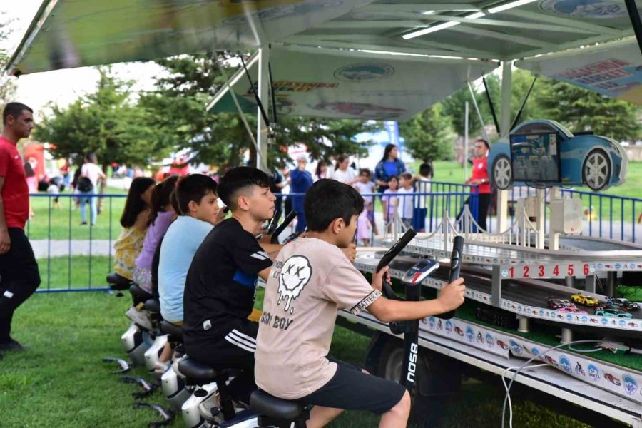 ’spor A.ş. Bizim Mahallede’ Etkinliği Çocukları Coşturdu