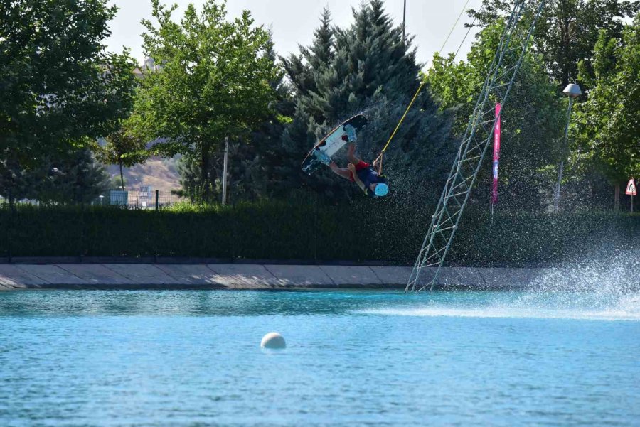 Büyükşehir’in Ev Sahipliği Yaptığı Wakeboard Türkiye Şampiyonası’nda Ödüller Sahiplerini Buldu