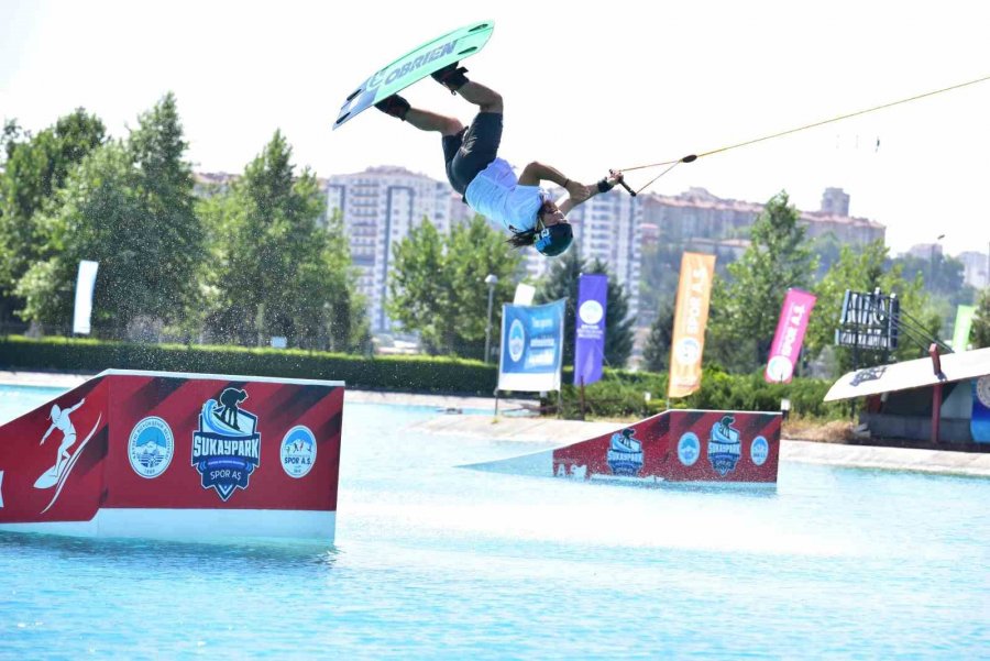 Büyükşehir’in Ev Sahipliği Yaptığı Wakeboard Türkiye Şampiyonası’nda Ödüller Sahiplerini Buldu