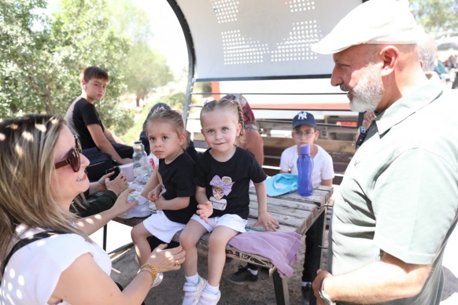 Başkan Çolakbayrakdar; Pilav Şenliği’nde Vatandaşlarla Buluştu