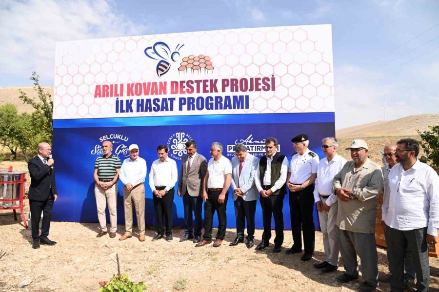 Konya’da Arılı Kovan Desteği Projesi’nde İlk Hasat Yapıldı