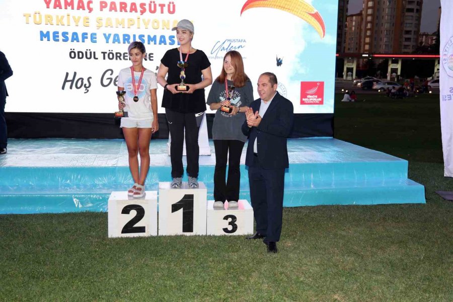 Yamaç Paraşütü Denilince Ali Dağı Akla Geliyor