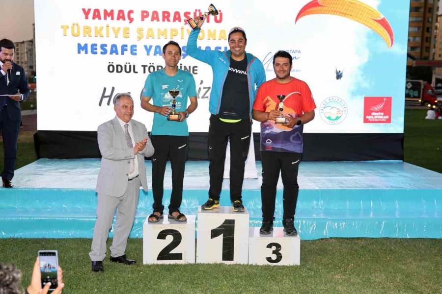 Yamaç Paraşütü Denilince Ali Dağı Akla Geliyor