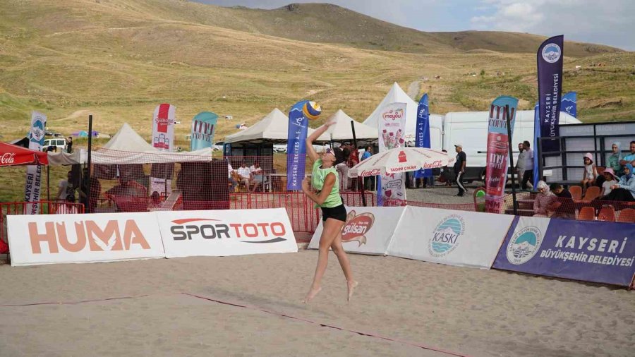 Dünyanın En Yüksek Plajında Şampiyonlar Belli Oldu