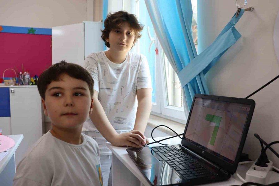 13 Yaşında Geliştirdiği Oyunla Çocukları Eğitiyor