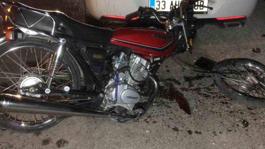 Kazada Ön Tekeri Kopan Motosikletin Sürücüsü Yaralandı