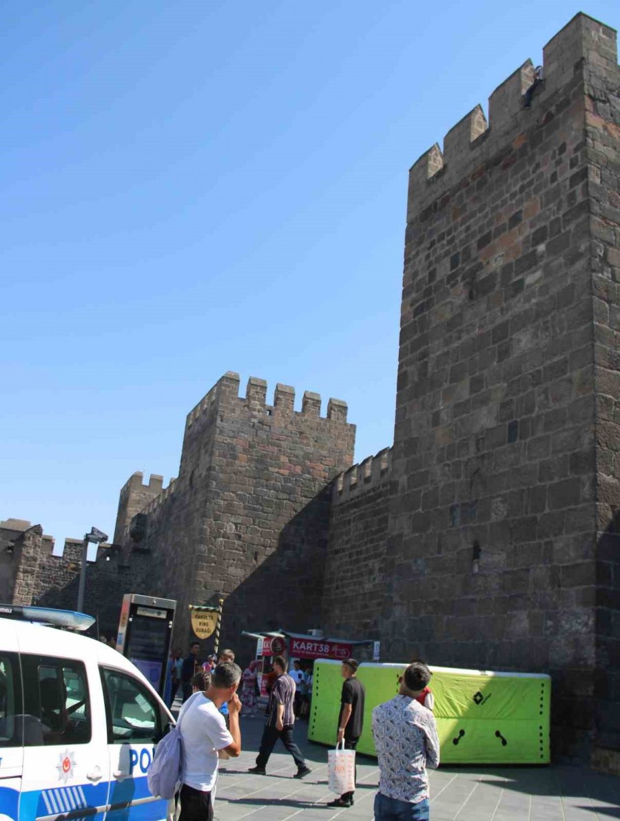 Tarihi Surlarda Korku Dolu Anlar