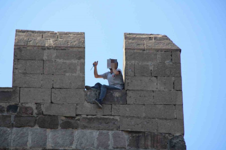 Tarihi Surlarda Korku Dolu Anlar