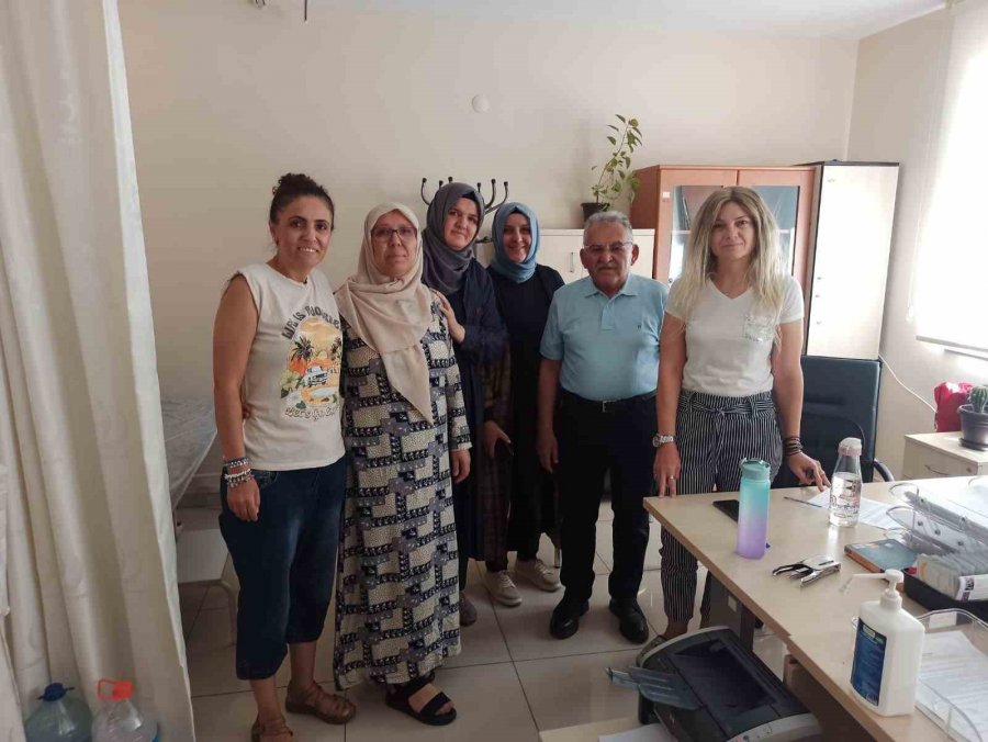 Doktor Başkandan Kanser Erken Teşhis Tarama Ve Eğitim Merkezi’ne Ziyaret