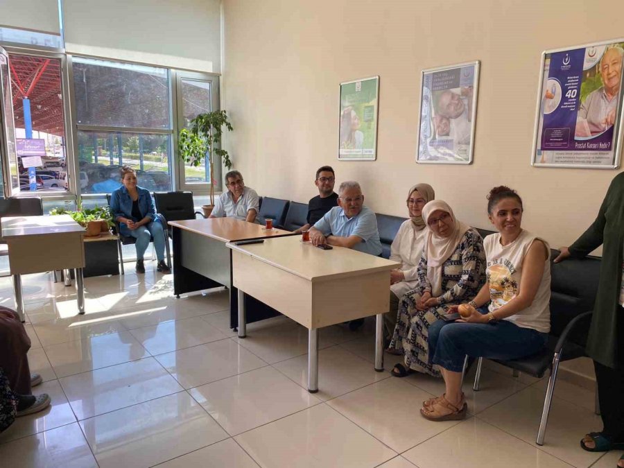 Doktor Başkandan Kanser Erken Teşhis Tarama Ve Eğitim Merkezi’ne Ziyaret