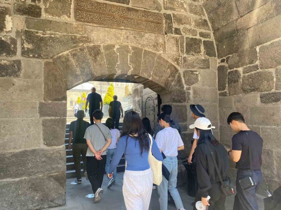 Büyükşehir’in Konuğu Güney Koreli Öğrenci Ve Arkeologlar Kayseri’ye Hayran Kaldı