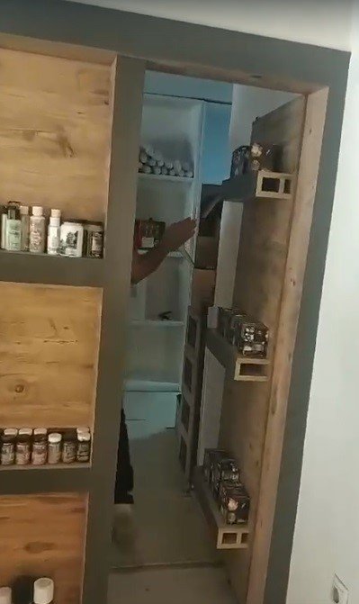 Gizli Bölme Kaçak Sigara Deposu Çıktı