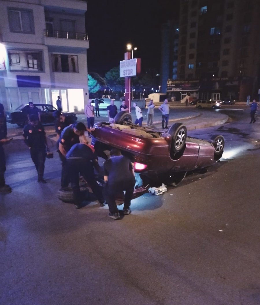 Otomobil Takla Attı: 2 Yaralı