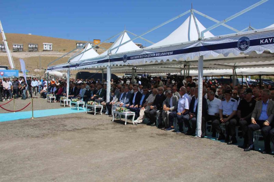 Bakan Özhaseki, Kayseri’de Yeşilay Rehabilitasyon Merkezi’nin Temel Atma Töreninde Konuştu