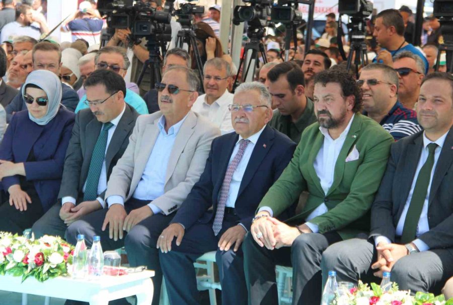 Bakan Özhaseki, Kayseri’de Yeşilay Rehabilitasyon Merkezi’nin Temel Atma Töreninde Konuştu